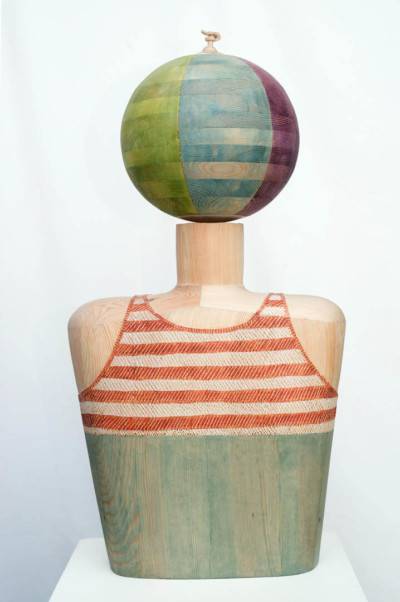 Gros Coef. - François LACOSTE Sculpture en bois : buste et ballon à la place de la tête.