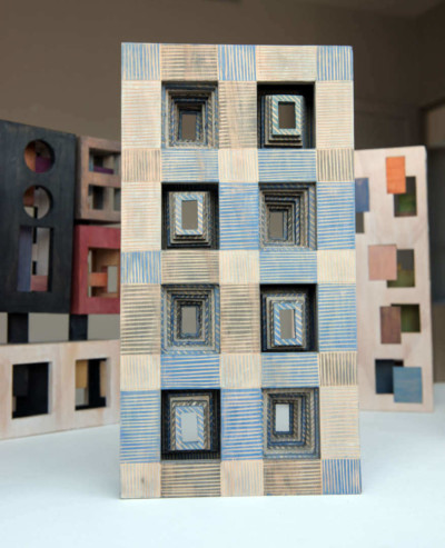 Boîte de la série Corbu-extrapolations - François LACOSTE Sculpture en bois en forme de boîte